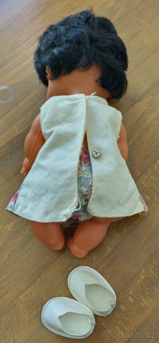 Retro panenka černovlasá - 4