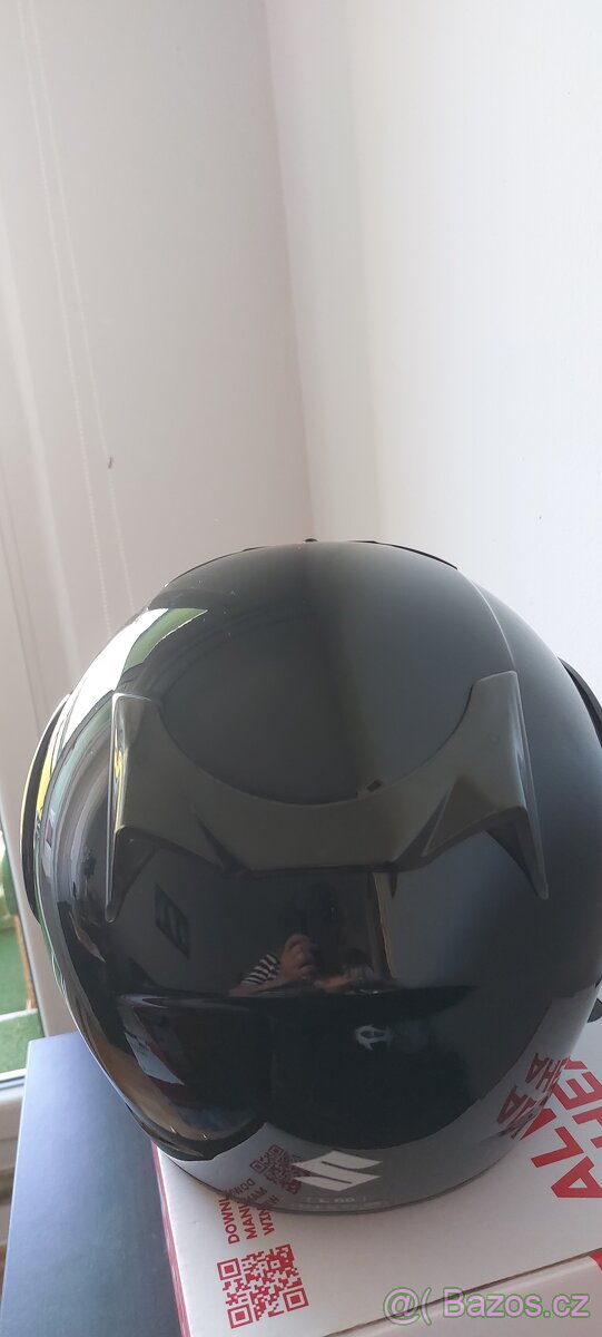 SUZUKI luxusní helma - 4
