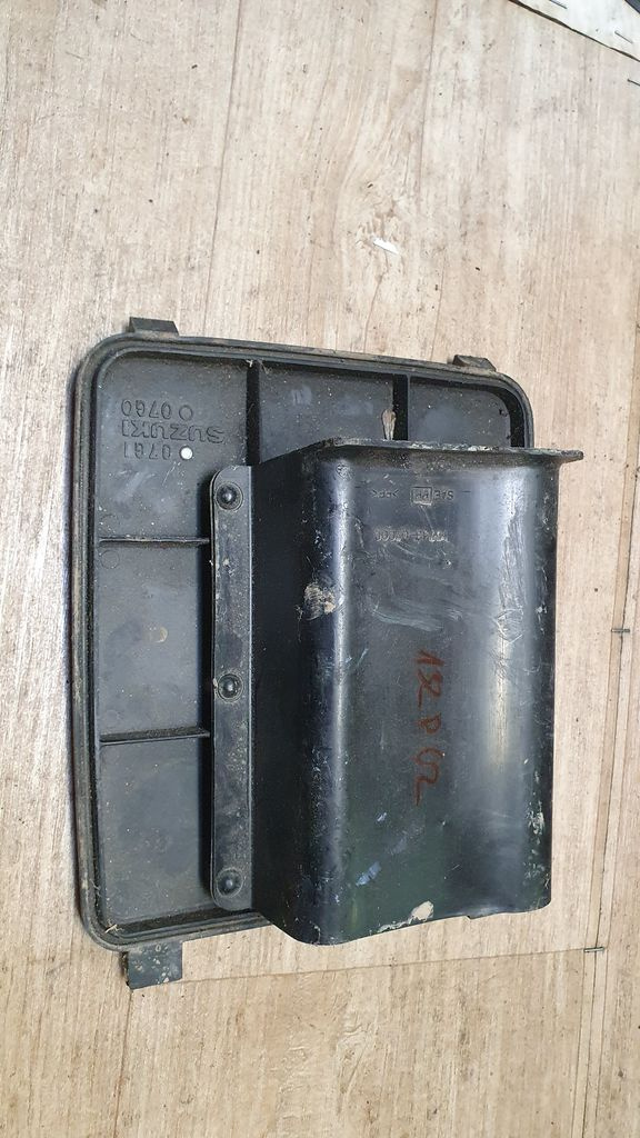 Kryt airboxu SUZUKI LT-Z400 - 4