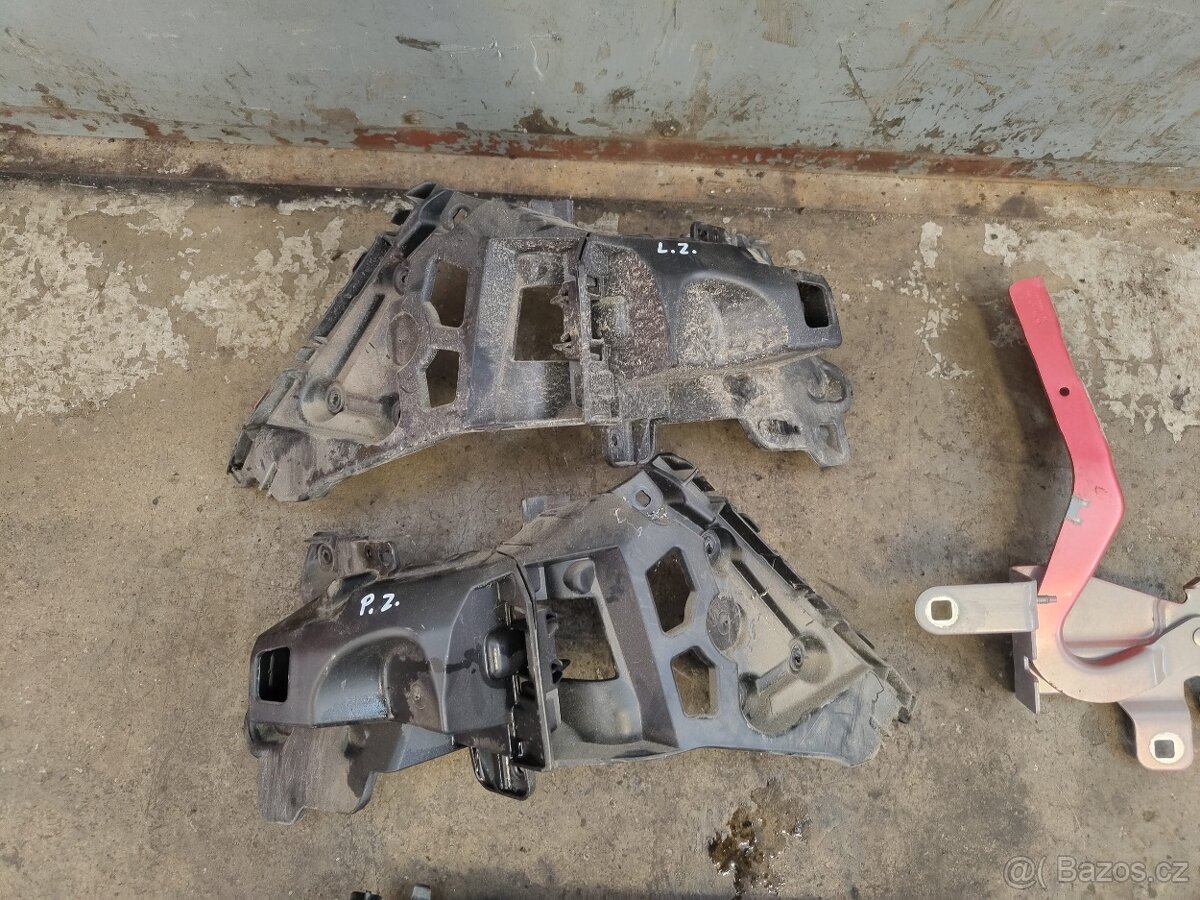 Clio IV - držáky, panty,... - 4