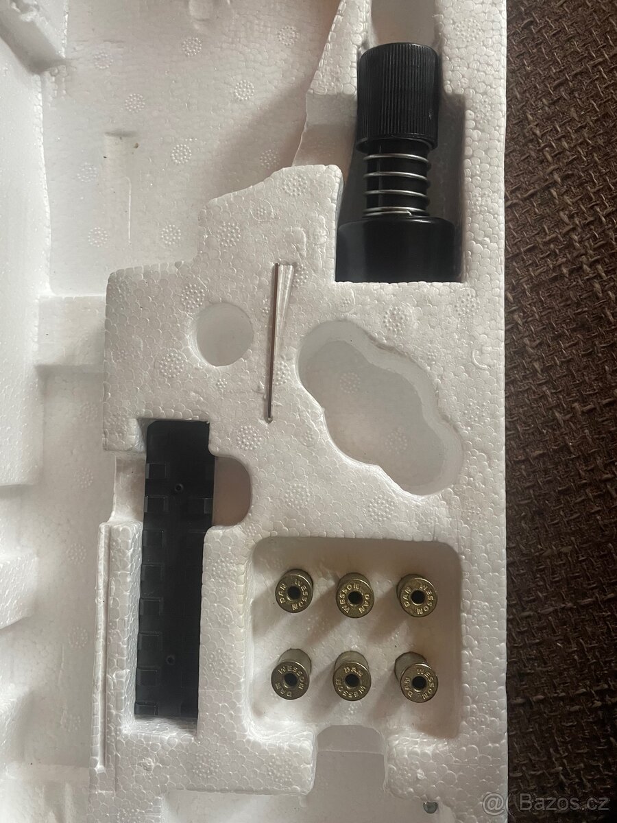 Airsoft revolver - 4