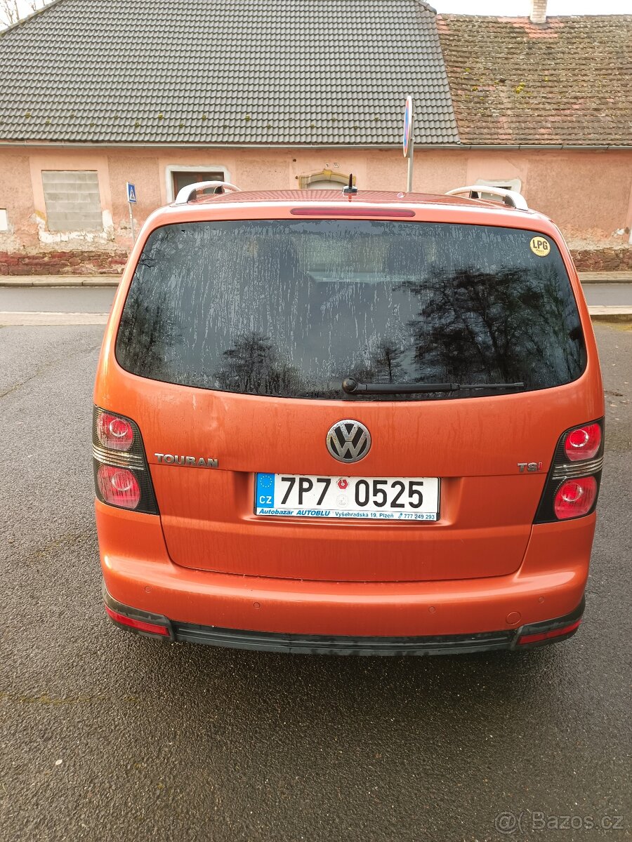 Prodám VW Touran Cross 1.4 TSI, LPG - 4