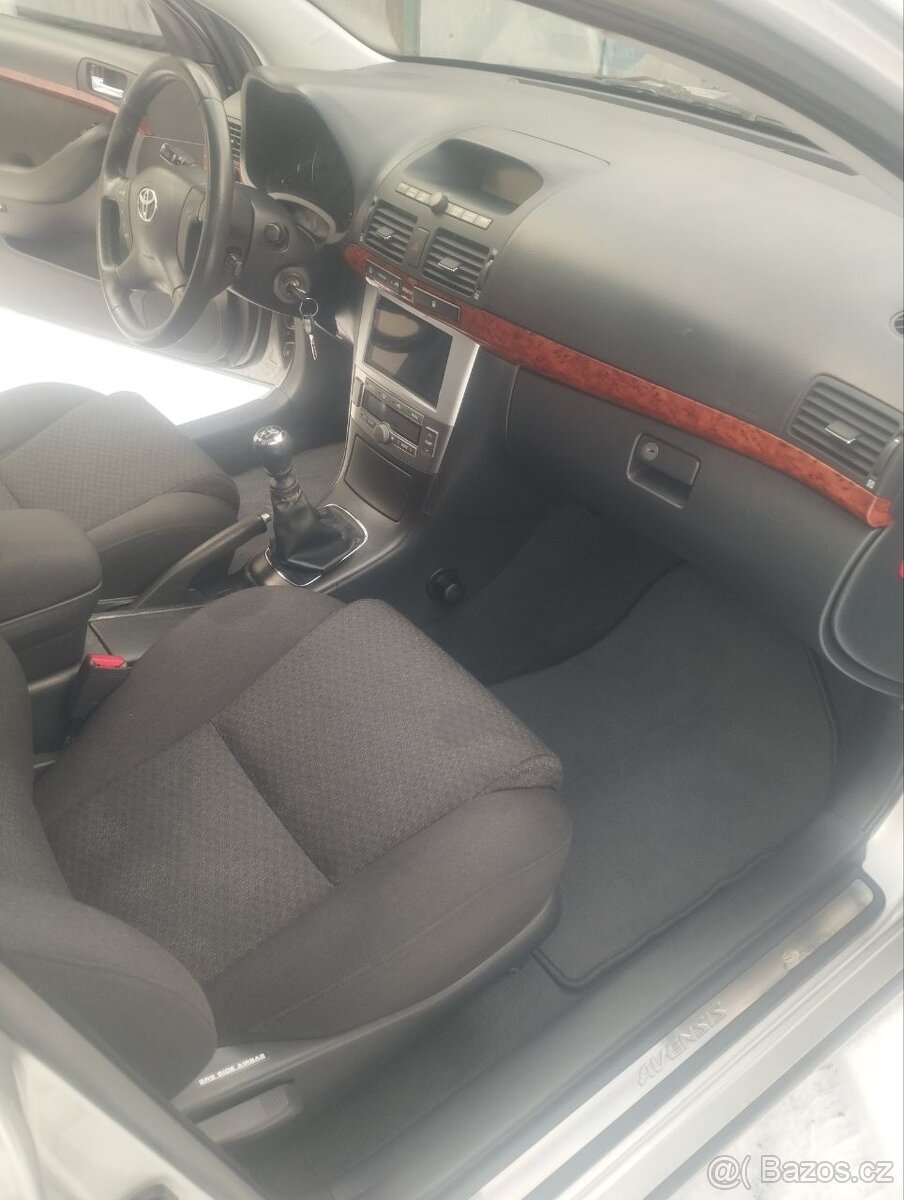 Toyota Avensis - 4