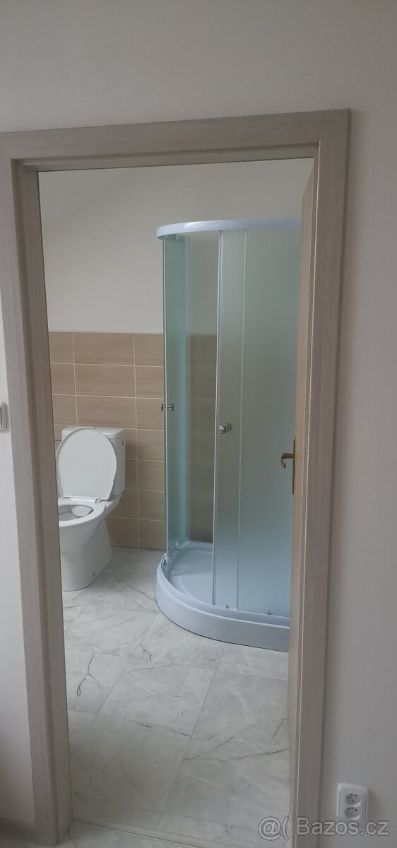 Nabízím pronájem ateliéru na Stochově, 70m2 - 4