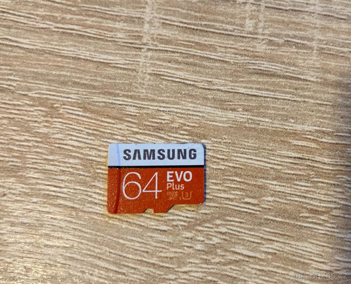 Kamera Sony HDR-CX625 s příslušenstvím - 4