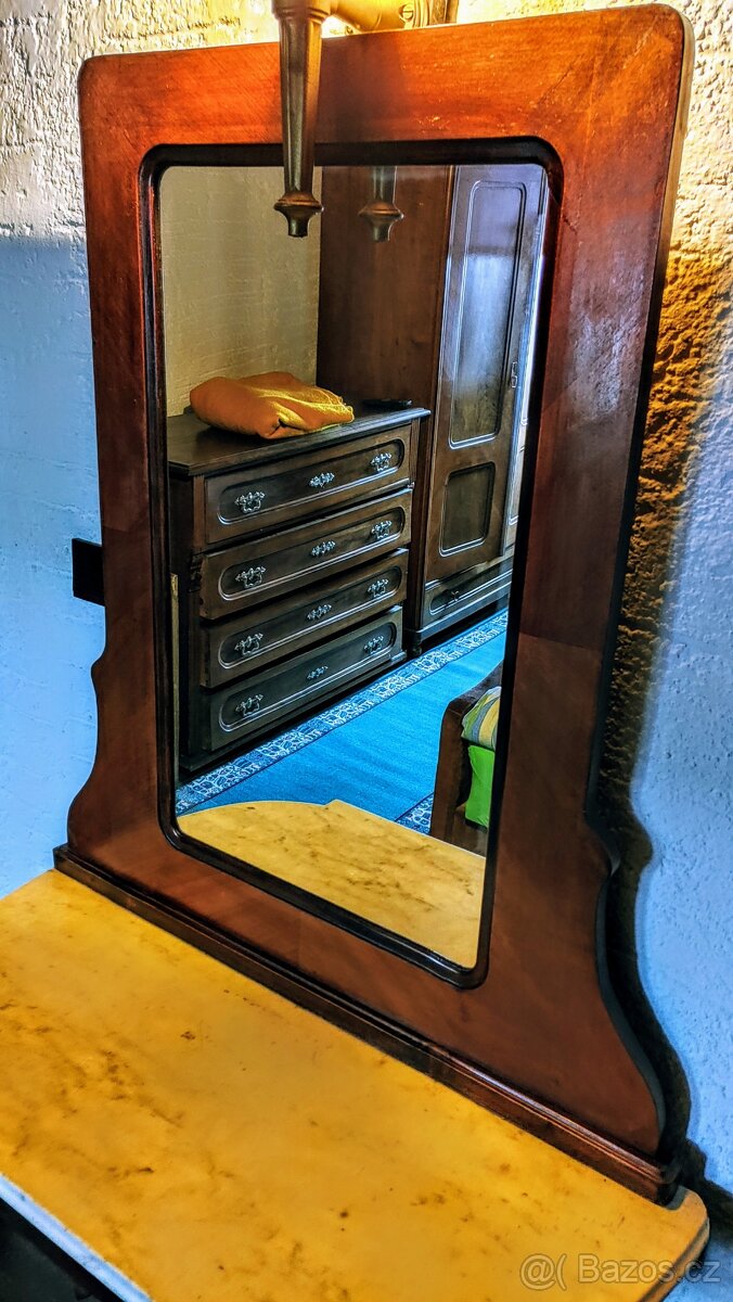Nádherný toalet. stolek se zrcadlem a mram. deskou - 4