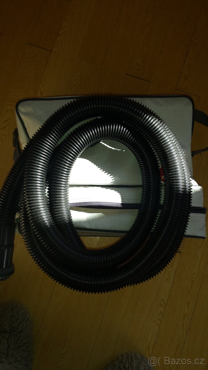 příslušenství k vysavačí +vysavač . - 4