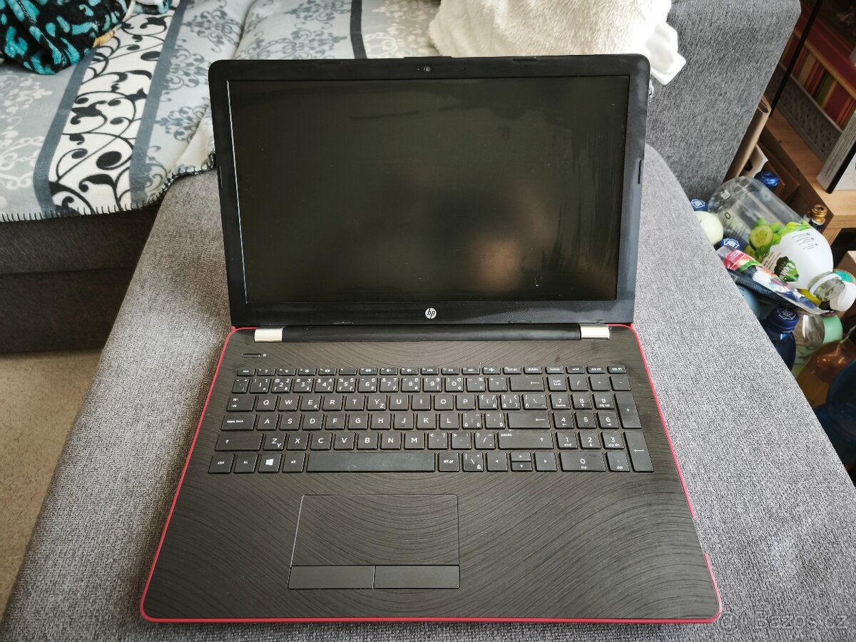 Notebook HP 15-bw052nc červený - 4