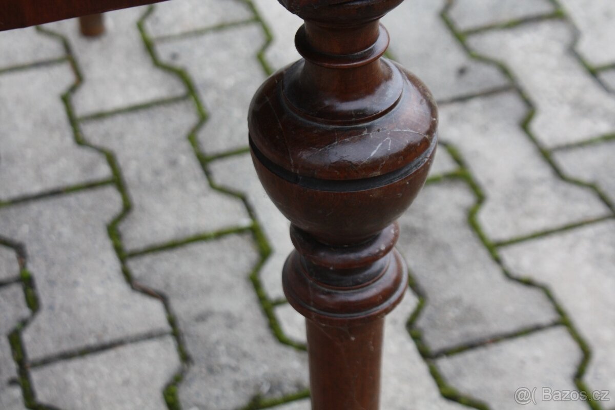 Starožitný stůl - 4