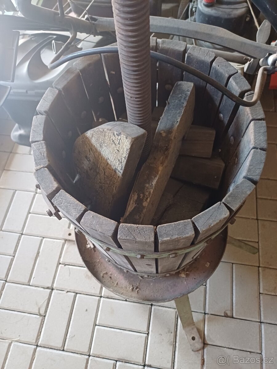 Šroťák na jablka a lis - 4