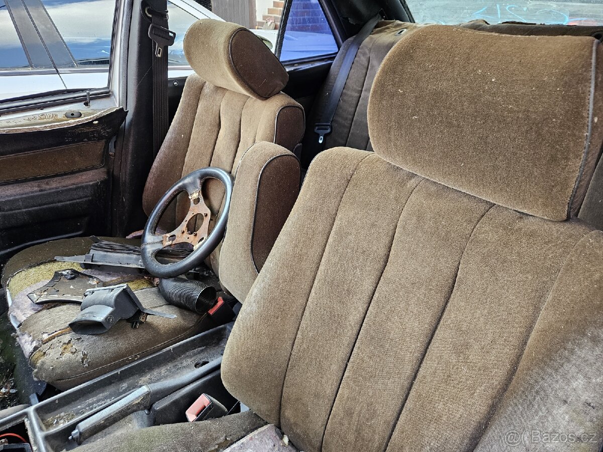 Mercedes-Benz W201 190E náhradní díly - 4