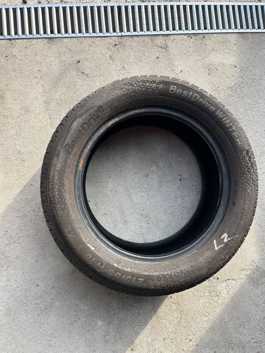Pneu 215/55/16 - 4