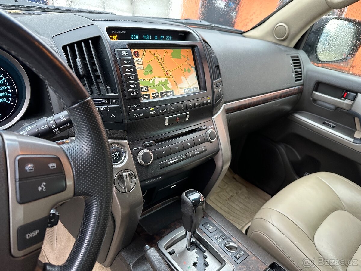 Toyota land cruiser v8 Lc 200