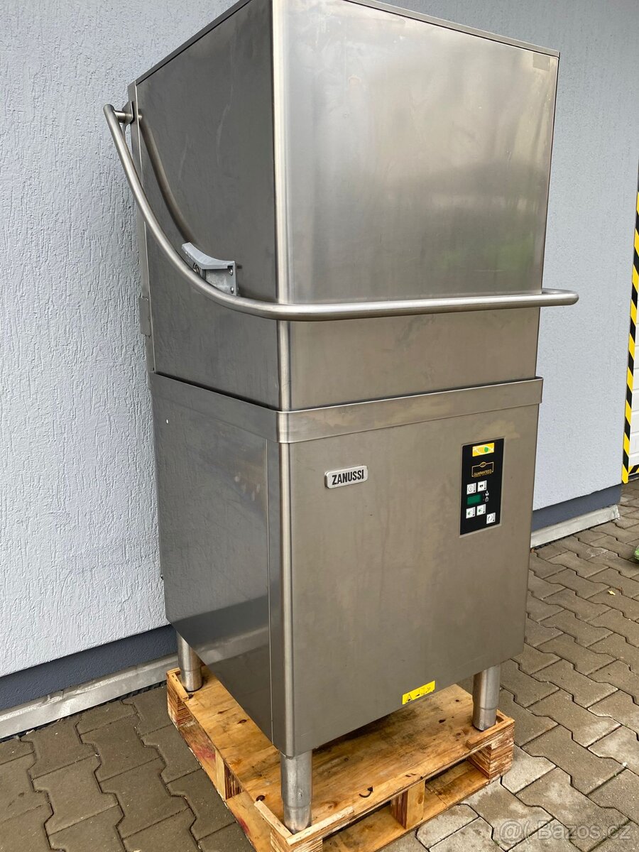 Průchozí myčka nádobí Zanussi - 4