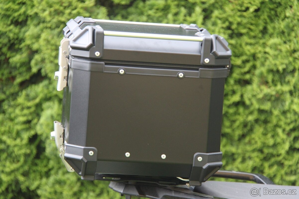 nový motokufr 45 l - na jednu velkou přilbu - 4