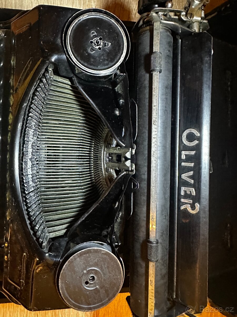 Psací stroj OLIVER - 4