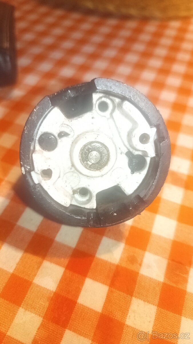 Starý bakelitový vypínač. - 4