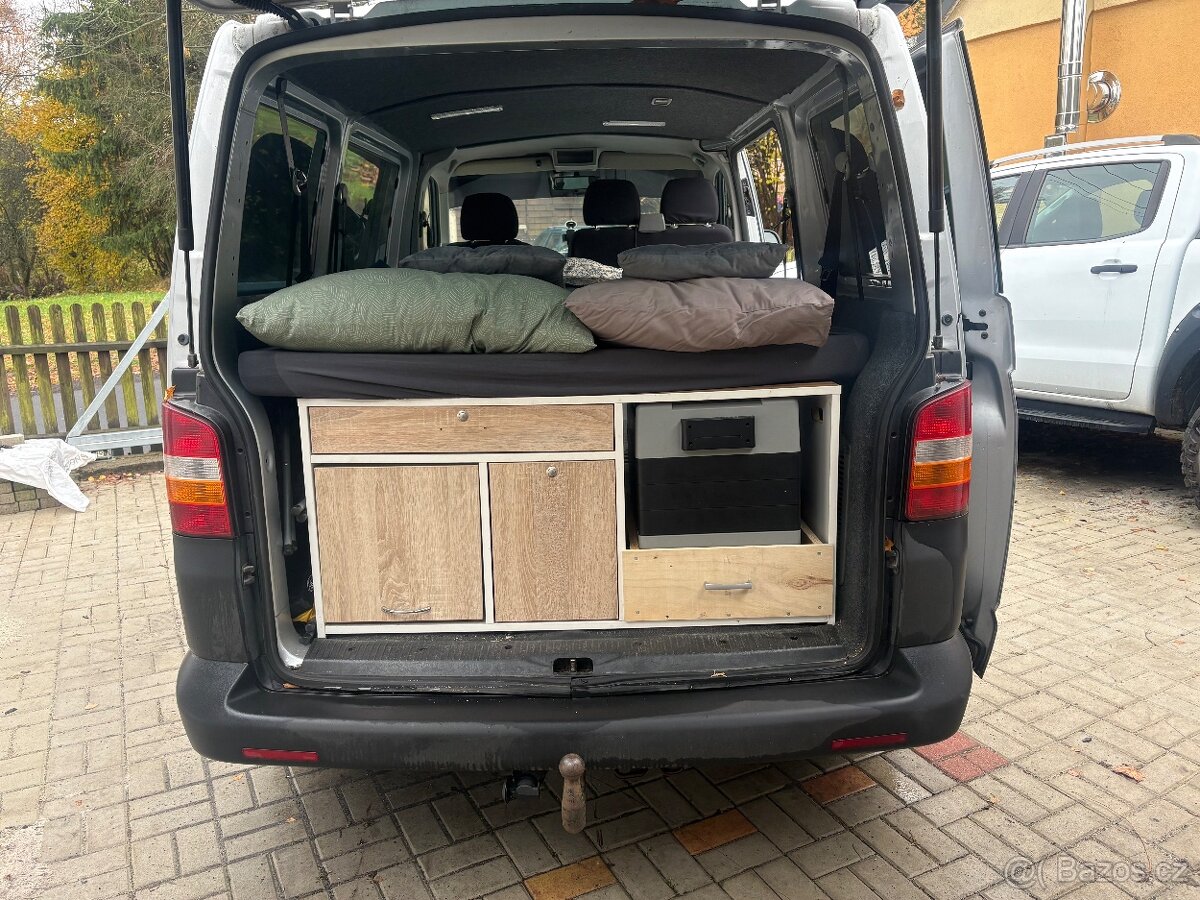 VW T5 CARAVELLE 2.5TDI 96KW 9 mist, camper PO SERVISU - 4