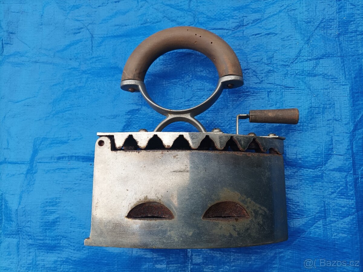 Stará žehlička, made in Czechoslovakia - 4