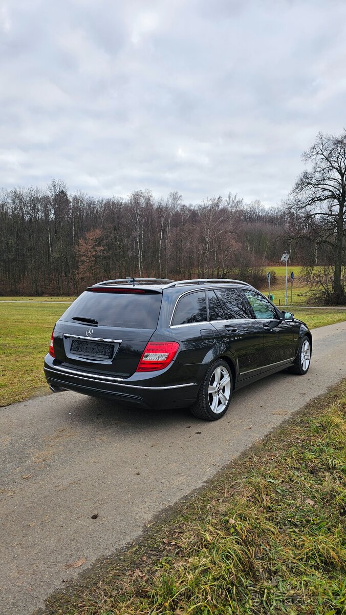 Mercedes C200 1.8 CGI Benzín - 4