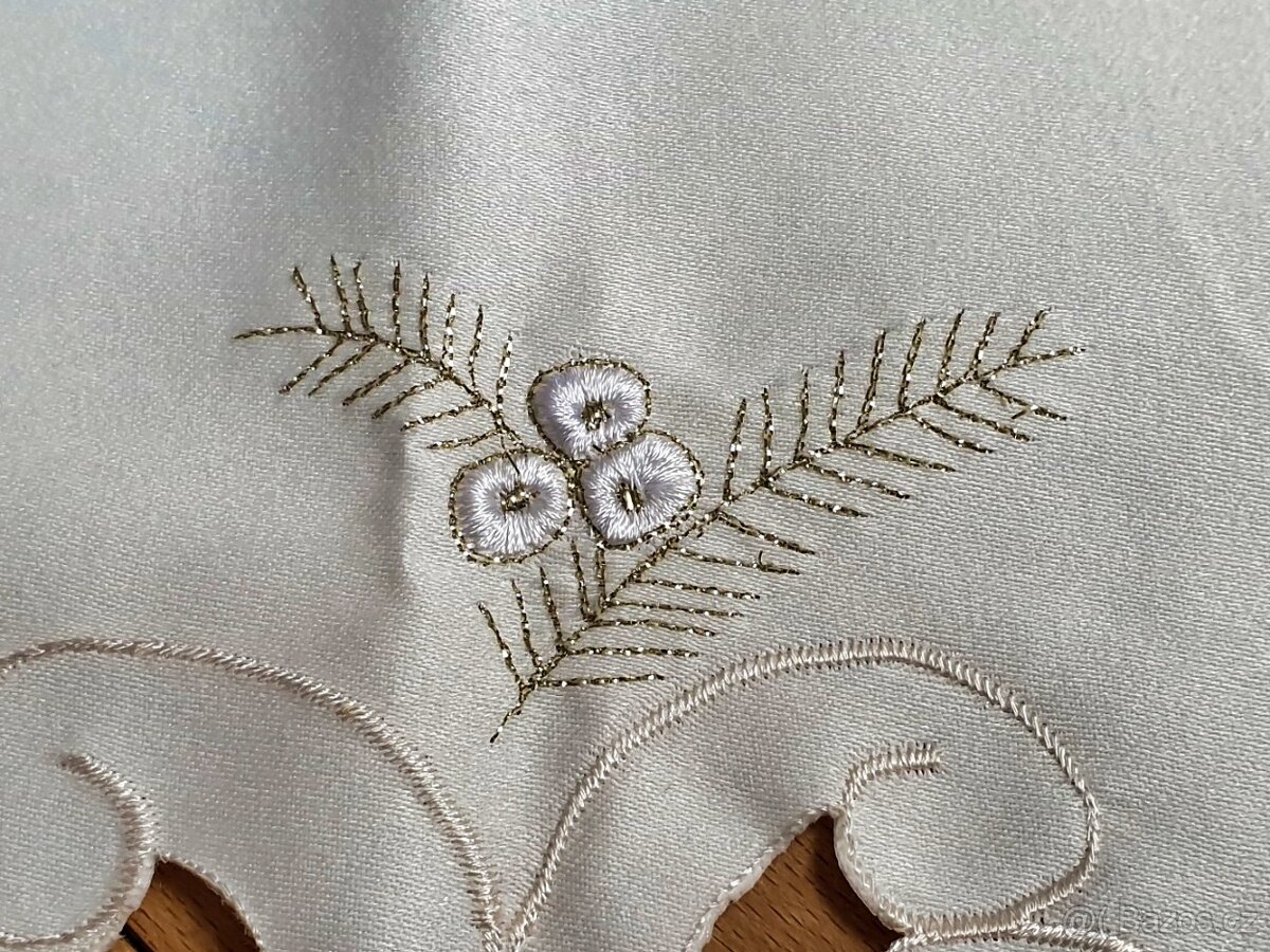 Vánoční ubrus - ručně vyšívaný - 4