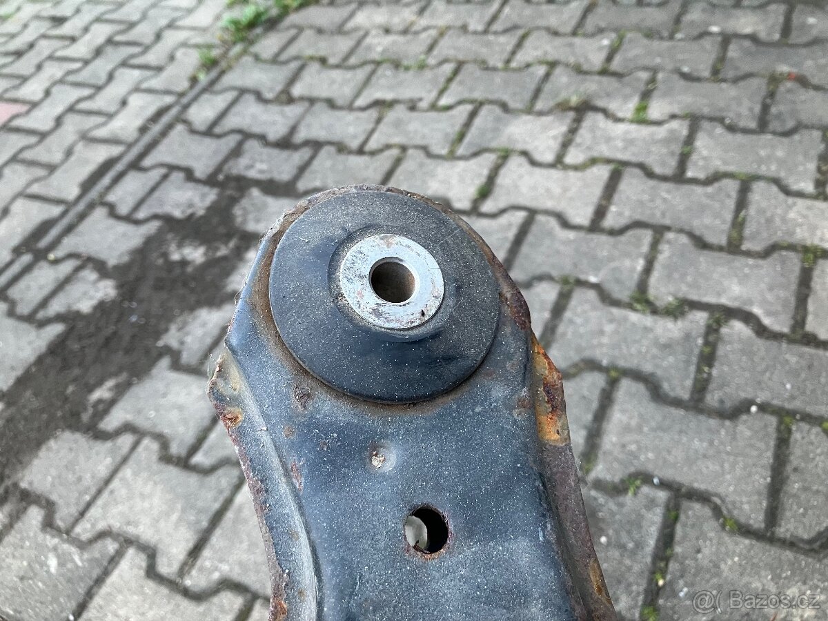 Ramena Octavia I ( 1U ) s Poverflex silentbloky - 4