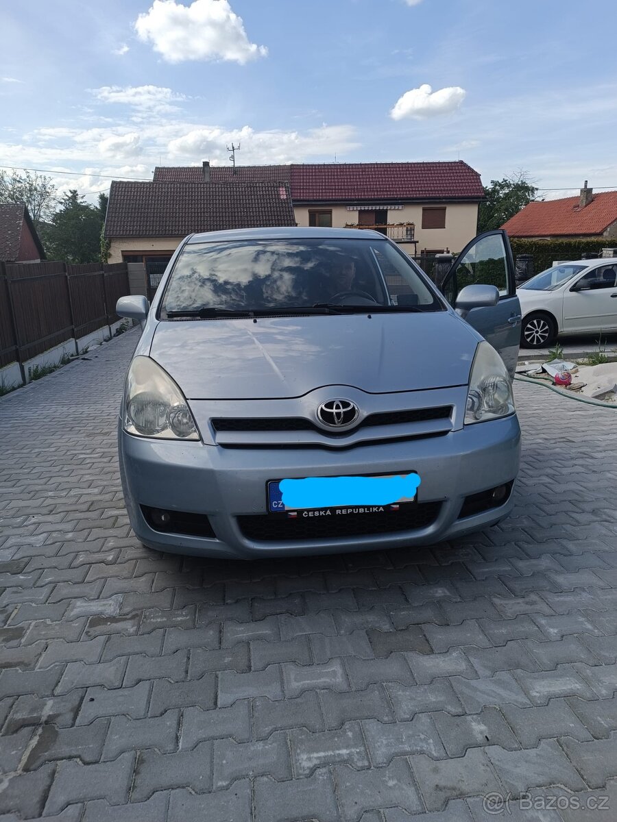 Toyota Corolla Verso, 2.2 D-4D 100kw, 7 míst - 4