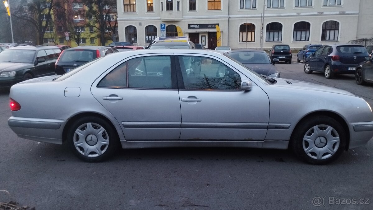 Mercedes-Benz E320 W210 - 4