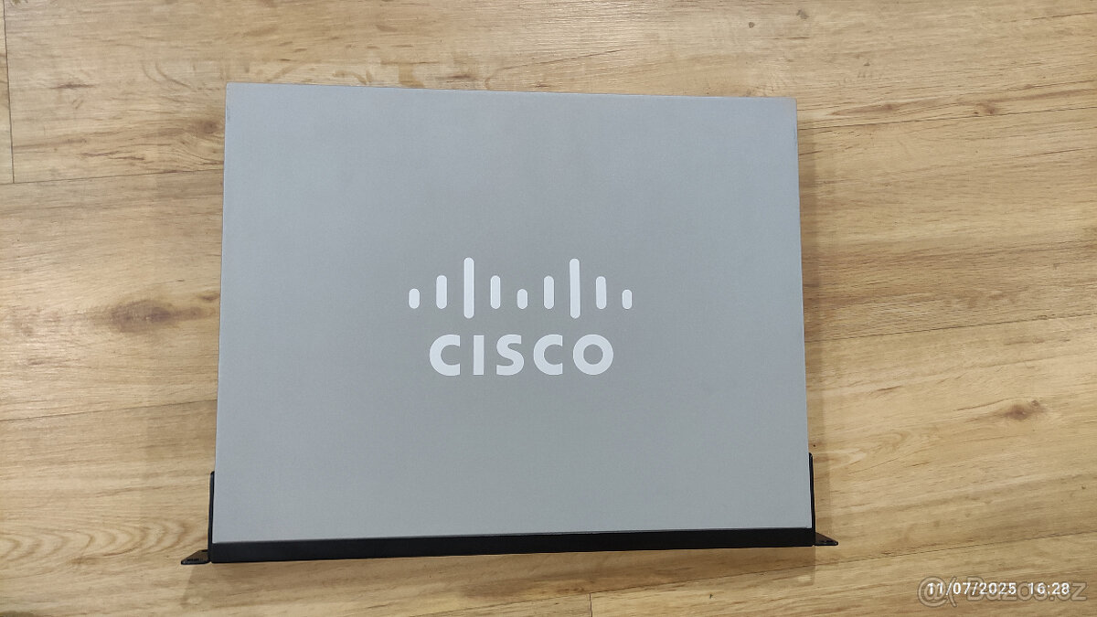 Cisco SG550X‑8F8T 10G Switch - 4