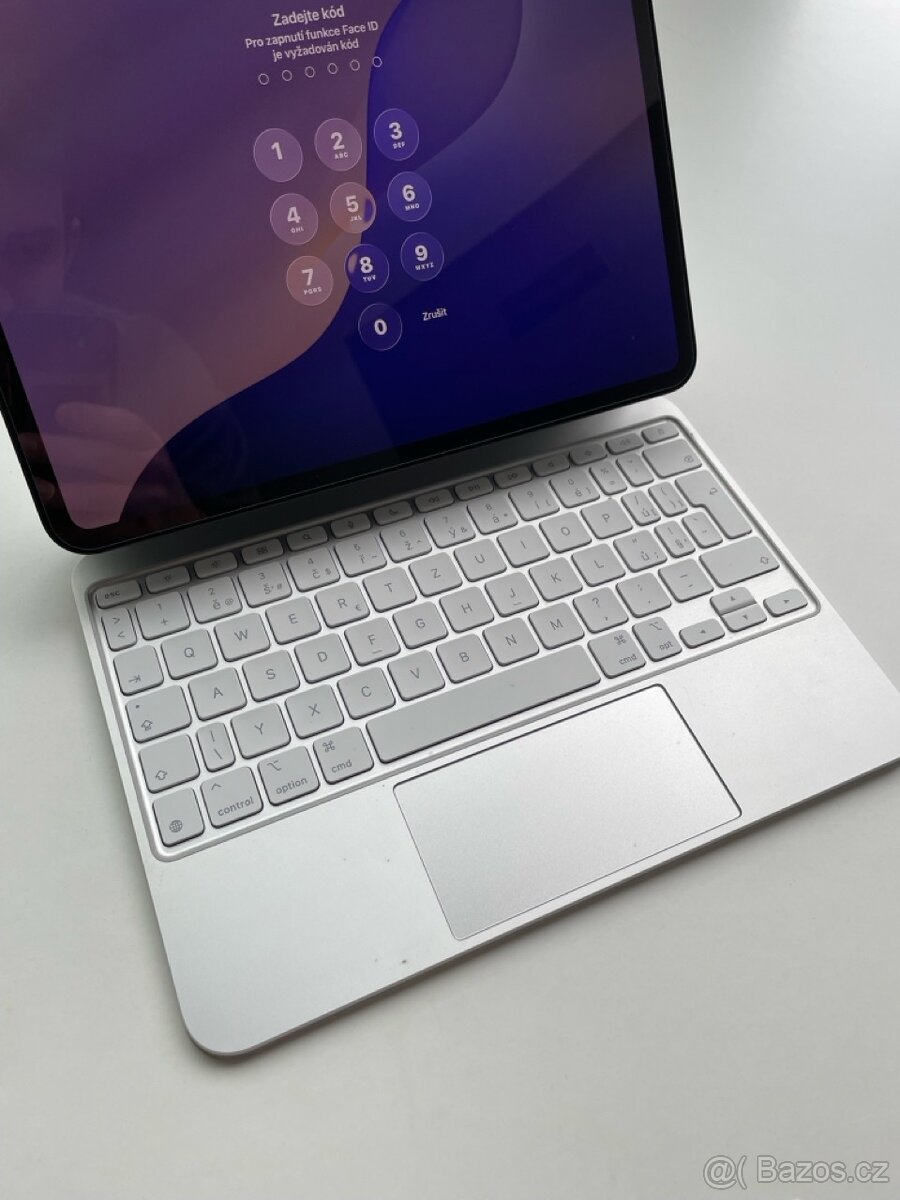 iPad Pro 2024 M4 256GB + MAGIC klávesnice - 4