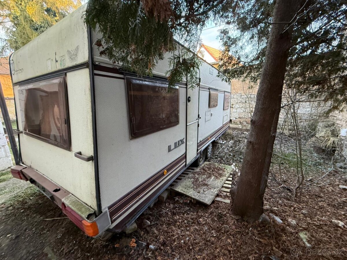 Karavan velký. Papíry. Pojízdný - 4