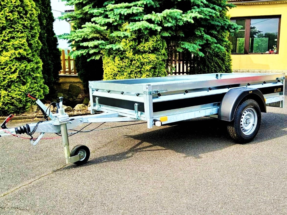 Brzděný přívěsný vozík 1300Kg, 2,65m x 1,30m, svařovaný rám - 4