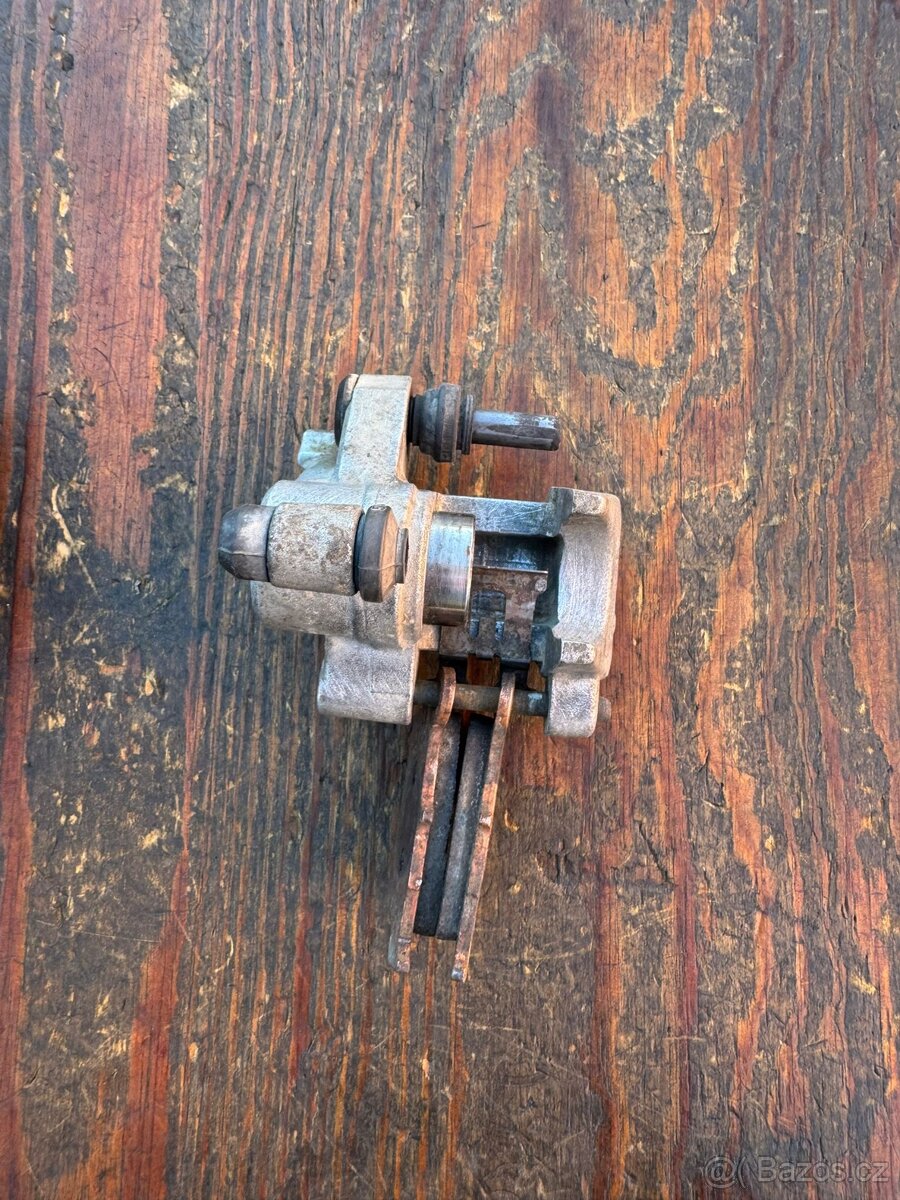 Nissin brzdový třmen s držákem zadní brzda Yamaha YZ WRF YZF - 4