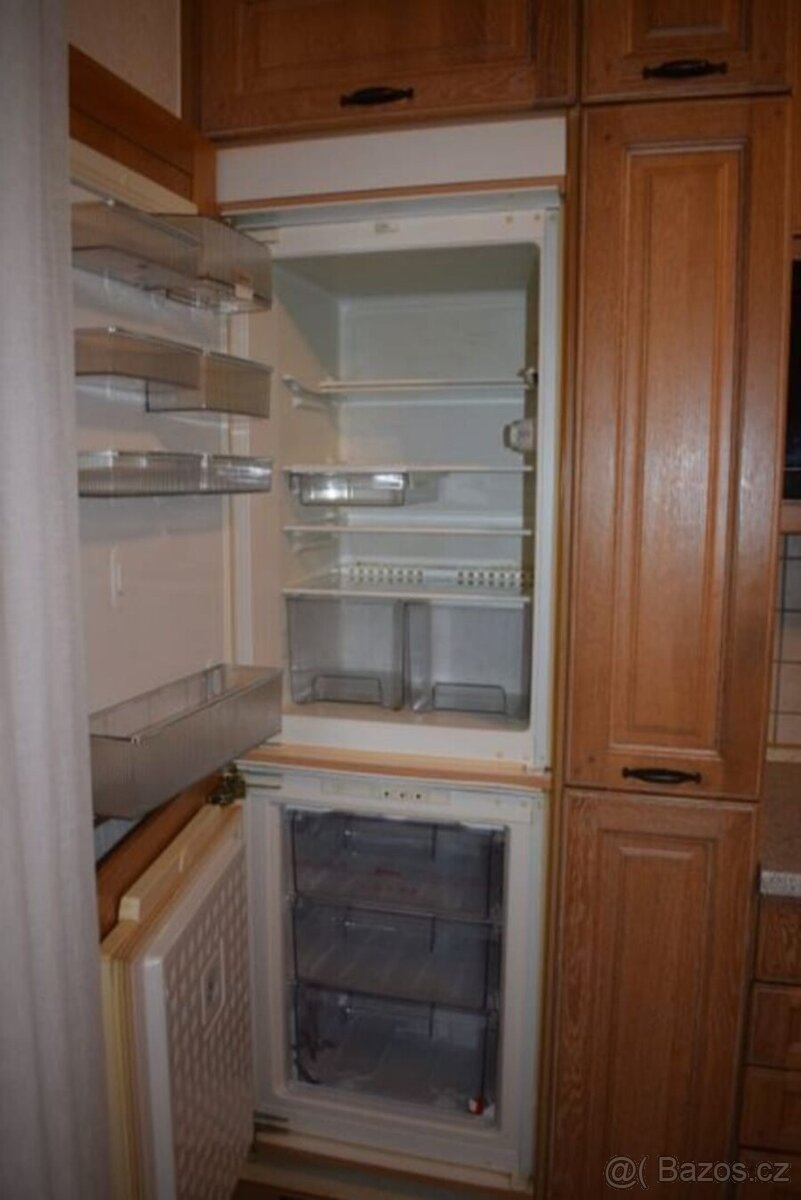 Venkovská kuchyně světlý dub masiv se spotřebiči,5567 - 4