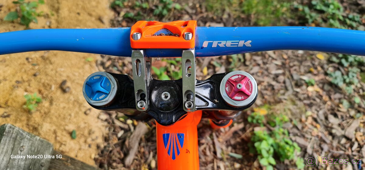 Dily z kola Trek Session 8.8 2010. - 4