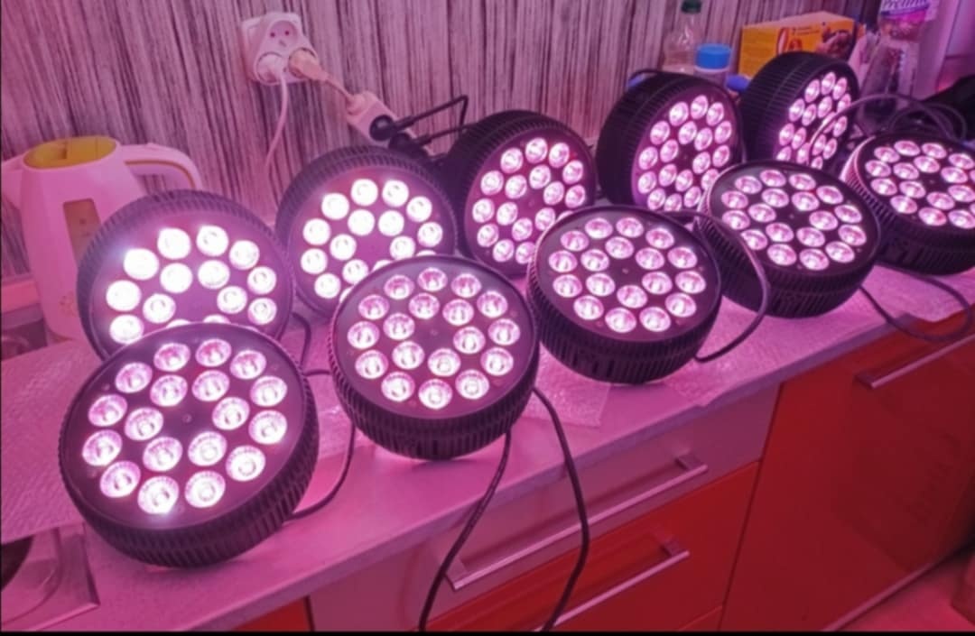 Nové ALU Led Par 18x12 Wat RGBW - 4