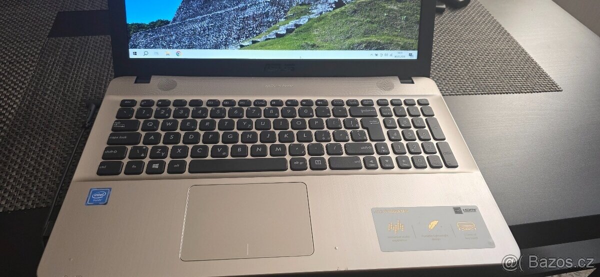 Asus VivoBook X541N - 4