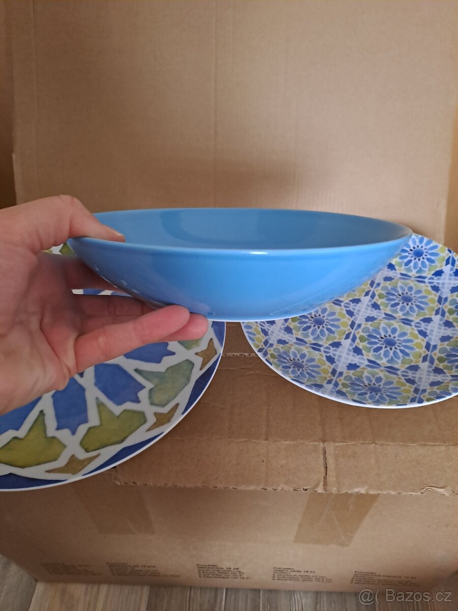 Krasny novy jidelni set - 4