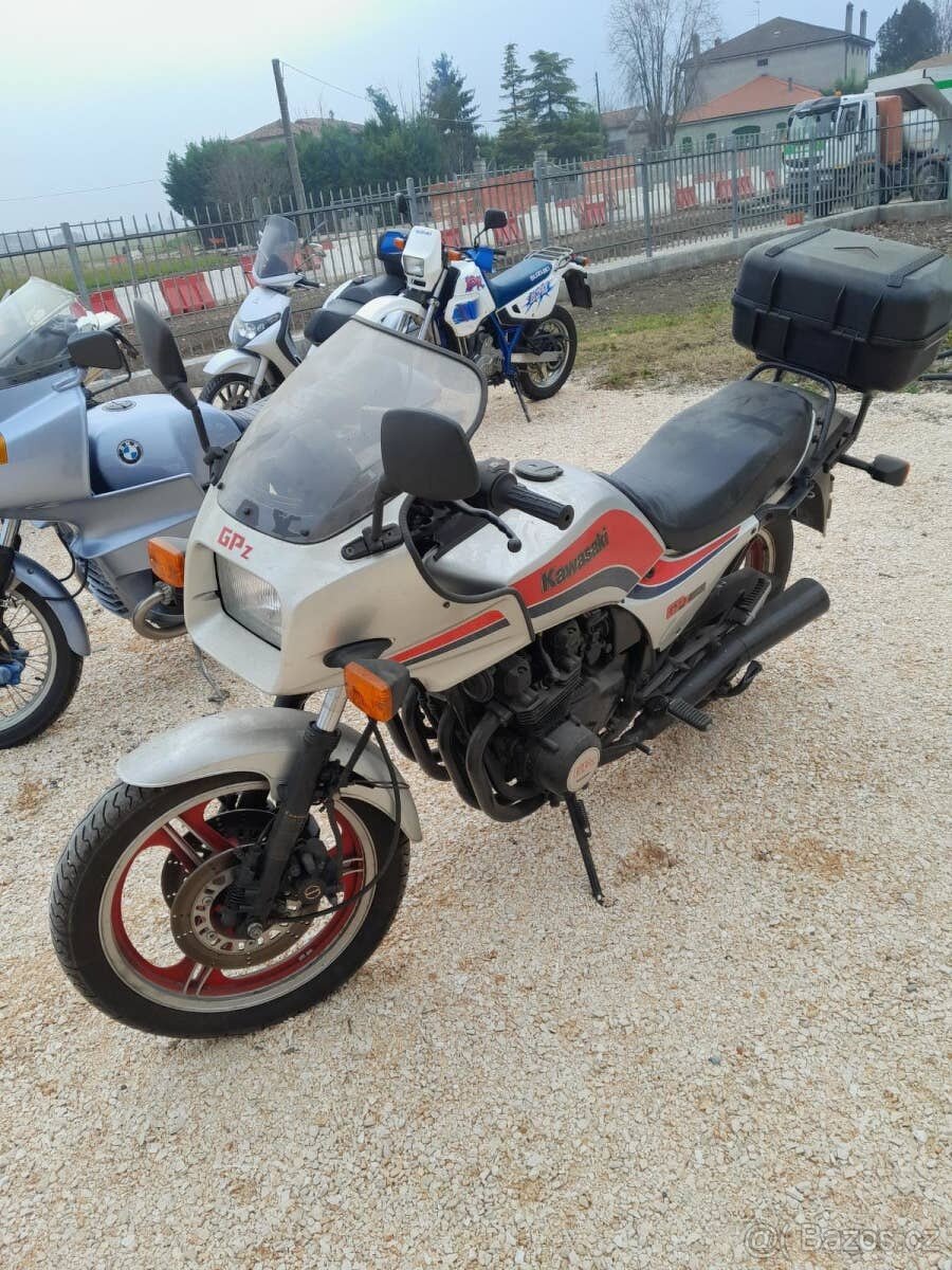 Kawasaki GPZ 550 1982, rozprodám po dílech - 4