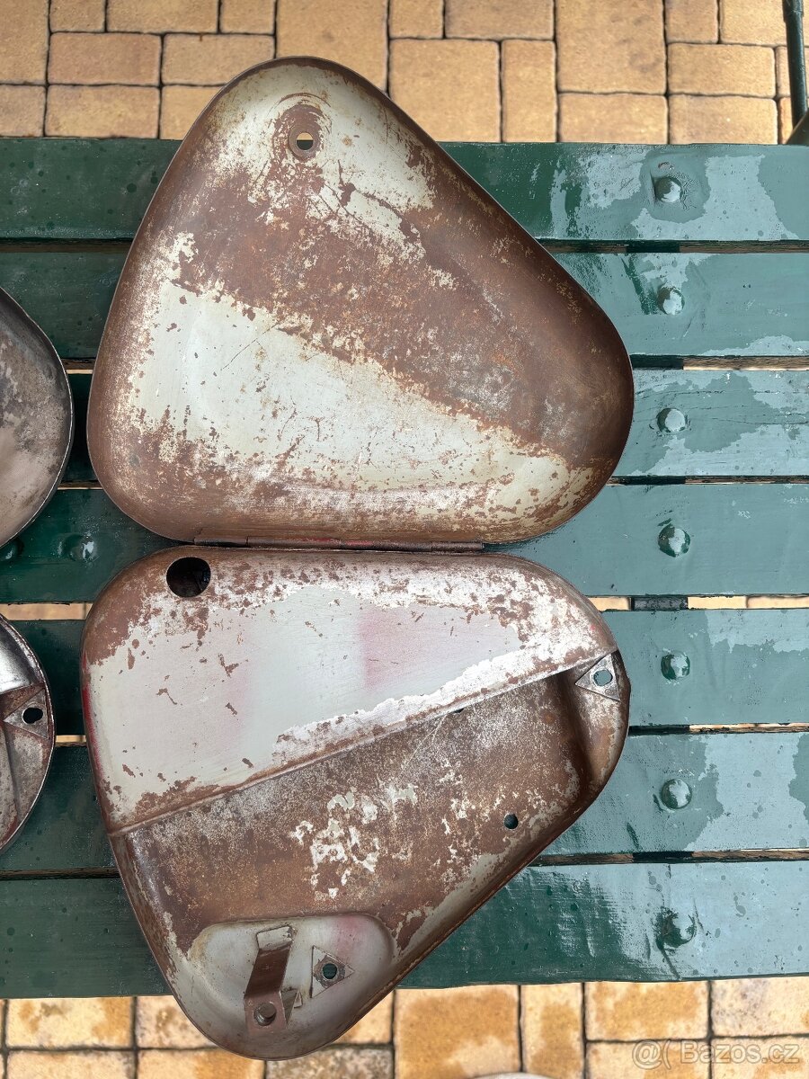 Kastlík Jawa pérák FJ - 4