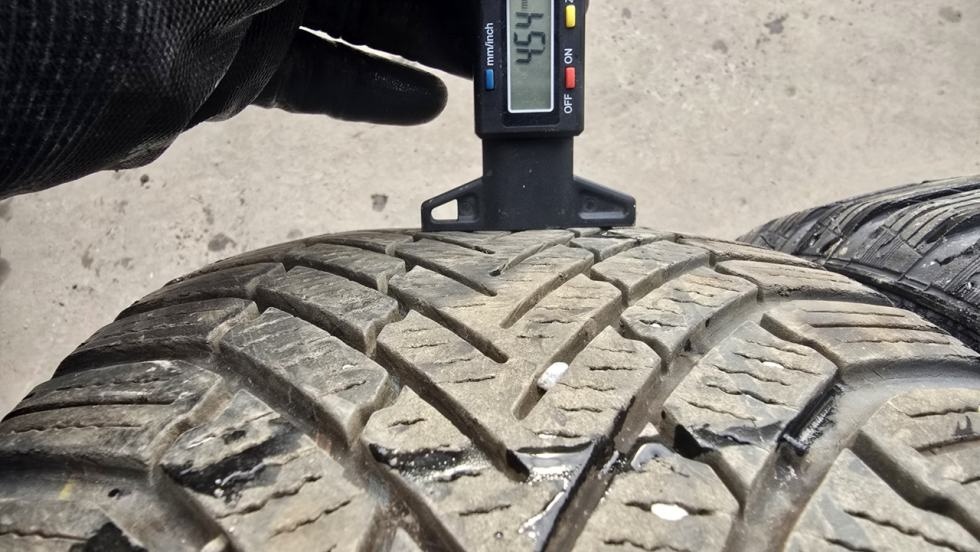 Zimní pneu 205/55/16 Continental - 4