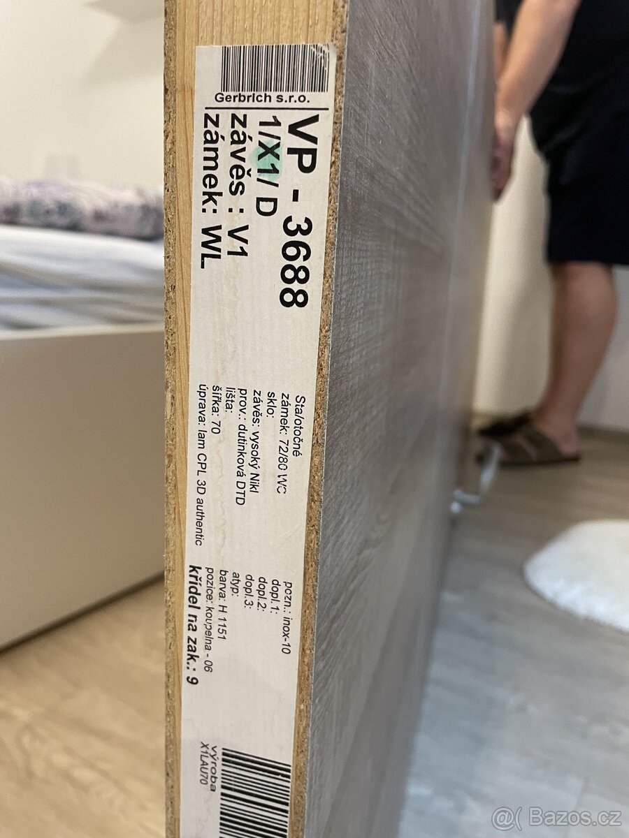 Interiérové dveře hnědé levé a pravé - 4