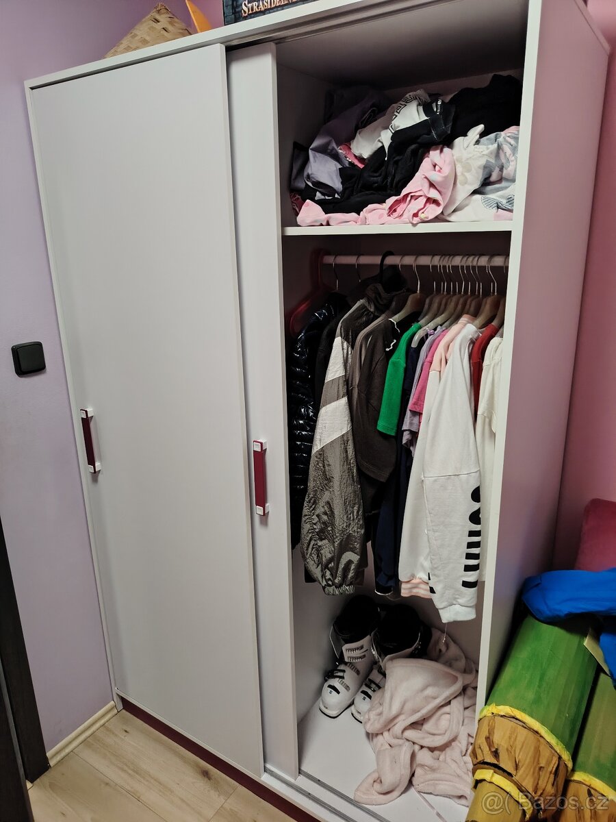 Dětský pokoj – postel, skříň, stůl, komoda – TOP stav - 4