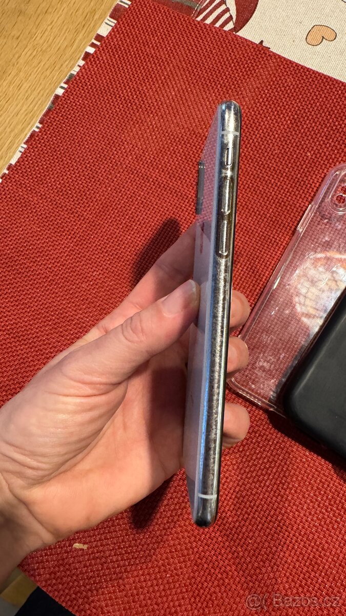 IPhone XS 64GB stříbrný, top stav - 4