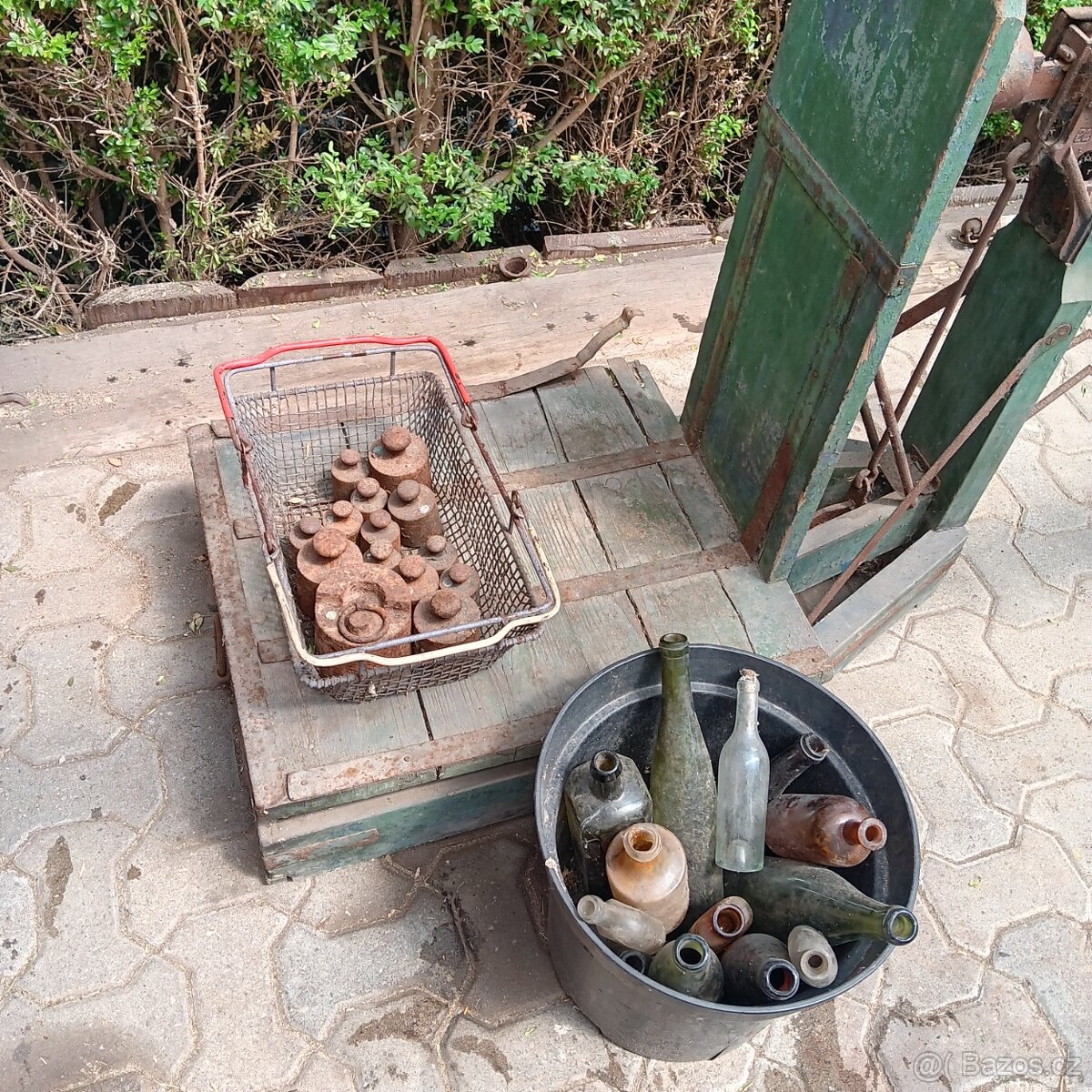 STARÉ VÁHY A LAHVE - 4