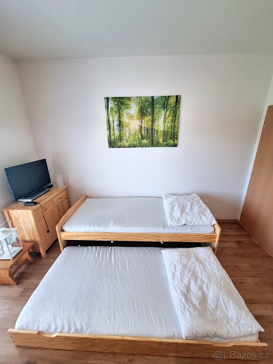 Prodám postel z masivu - 4