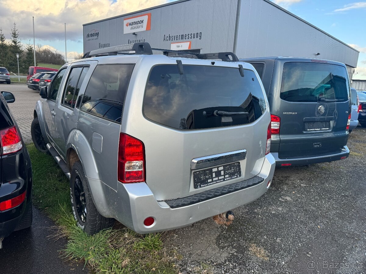 Prodám Nissan Pathfinder 2,5 nafta automat rv 2006 - 4
