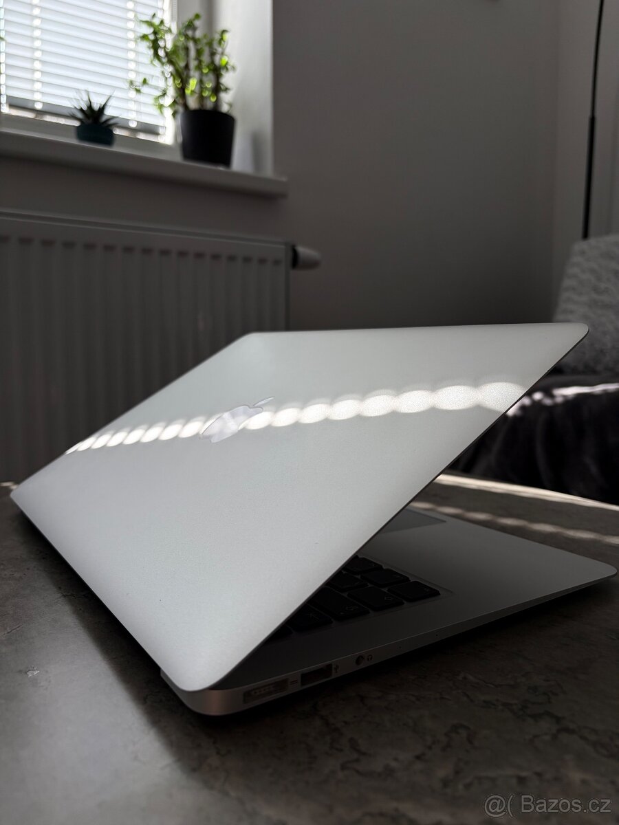 MacBook Air 13” SK klávesnice - 4