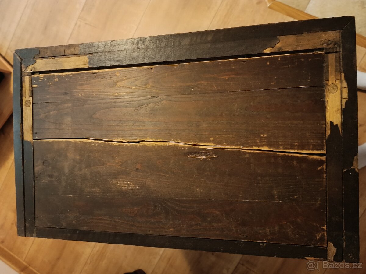 Starožitná skříňka - 4