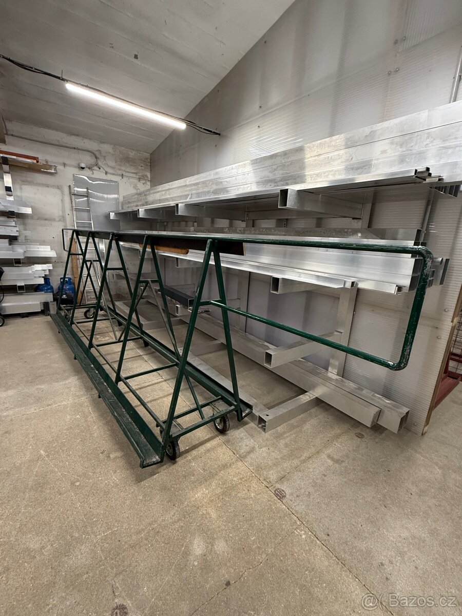 Jezdící kovové “Áčko” na desky, délka 4 m - 4